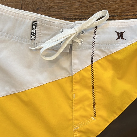 2 pair men’s size XL swim trunks - Picture 9 of 11